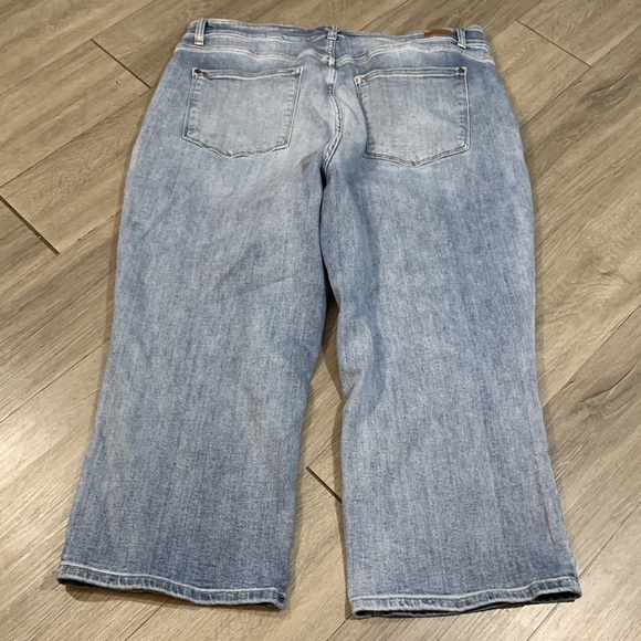 Judy Blue LIGHT WASH HIGH RISE VINTAGE WIDE LEG CROP JEANS size 22W - Picture 6 of 14